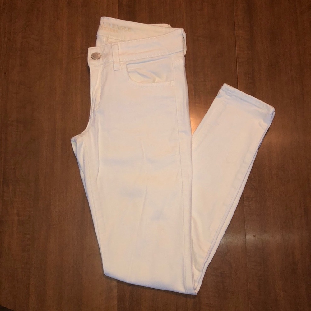 AEO White Low Rise Jeggings